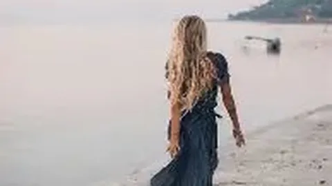 黄奕母女别墅聚餐，12道佳肴间分享明星辛酸历程