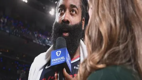 曼联执教之路：阿莫林一年磨砺，危机意识催生成长，迎战下课挑战在即